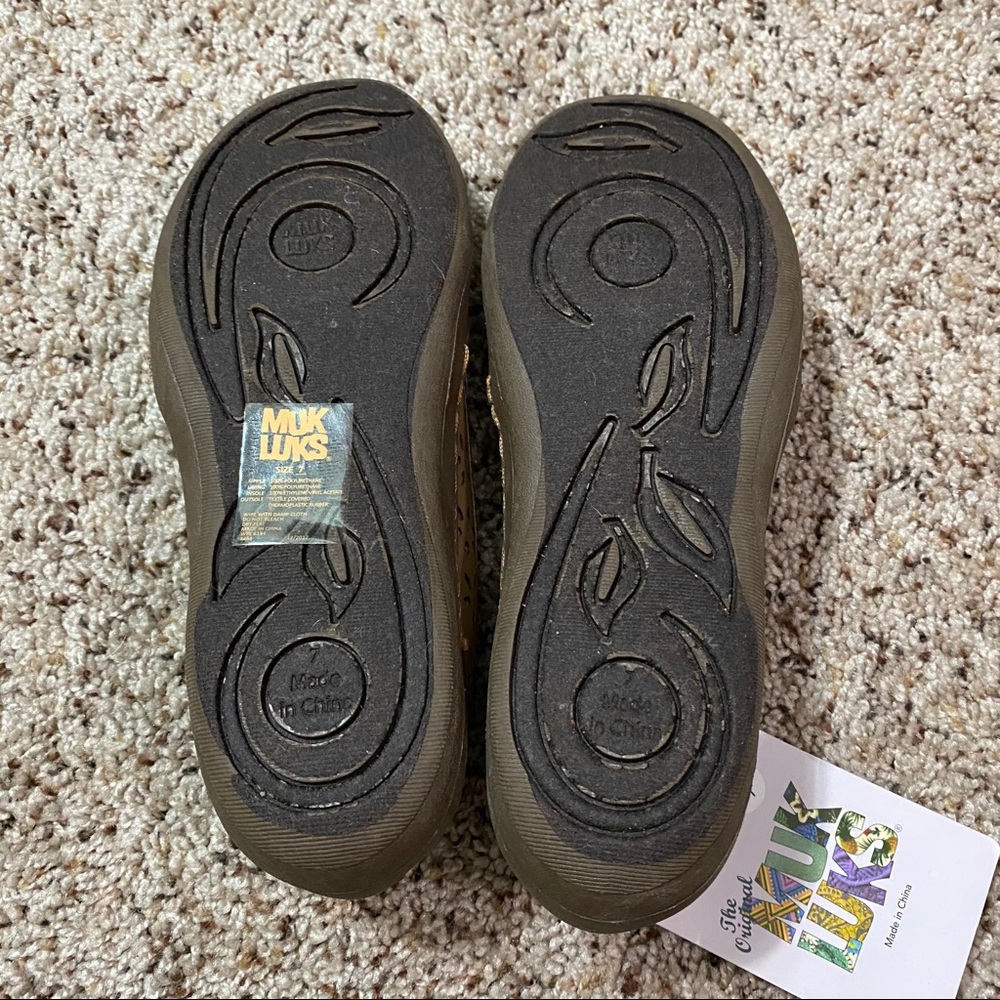 NWT. The Original Muk Luks - Picture 11 of 13